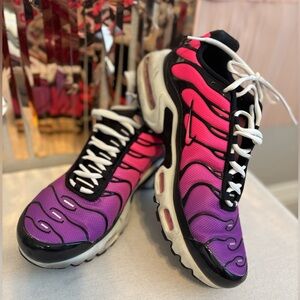 Nike Wmns Air Max Plus “Dusk” - size 10/EUR 42